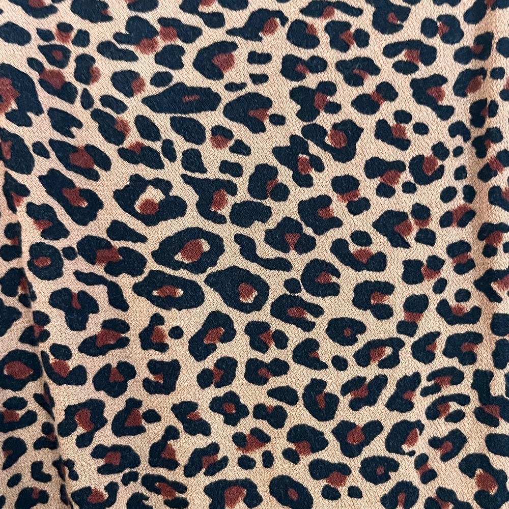 Leopard Print V-Neck Slip - Picture 5 of 6